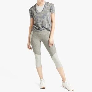 Outdoor Voices Two-Tone Kneecap Legging - sz Small